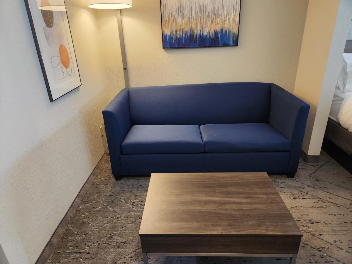Express & By Ihg Hotel Perry