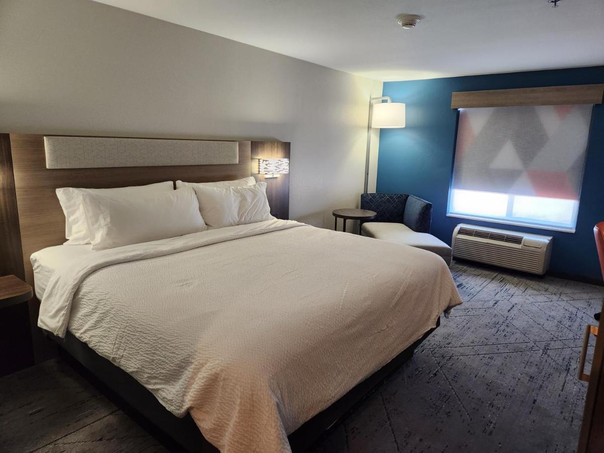 Express & By Ihg