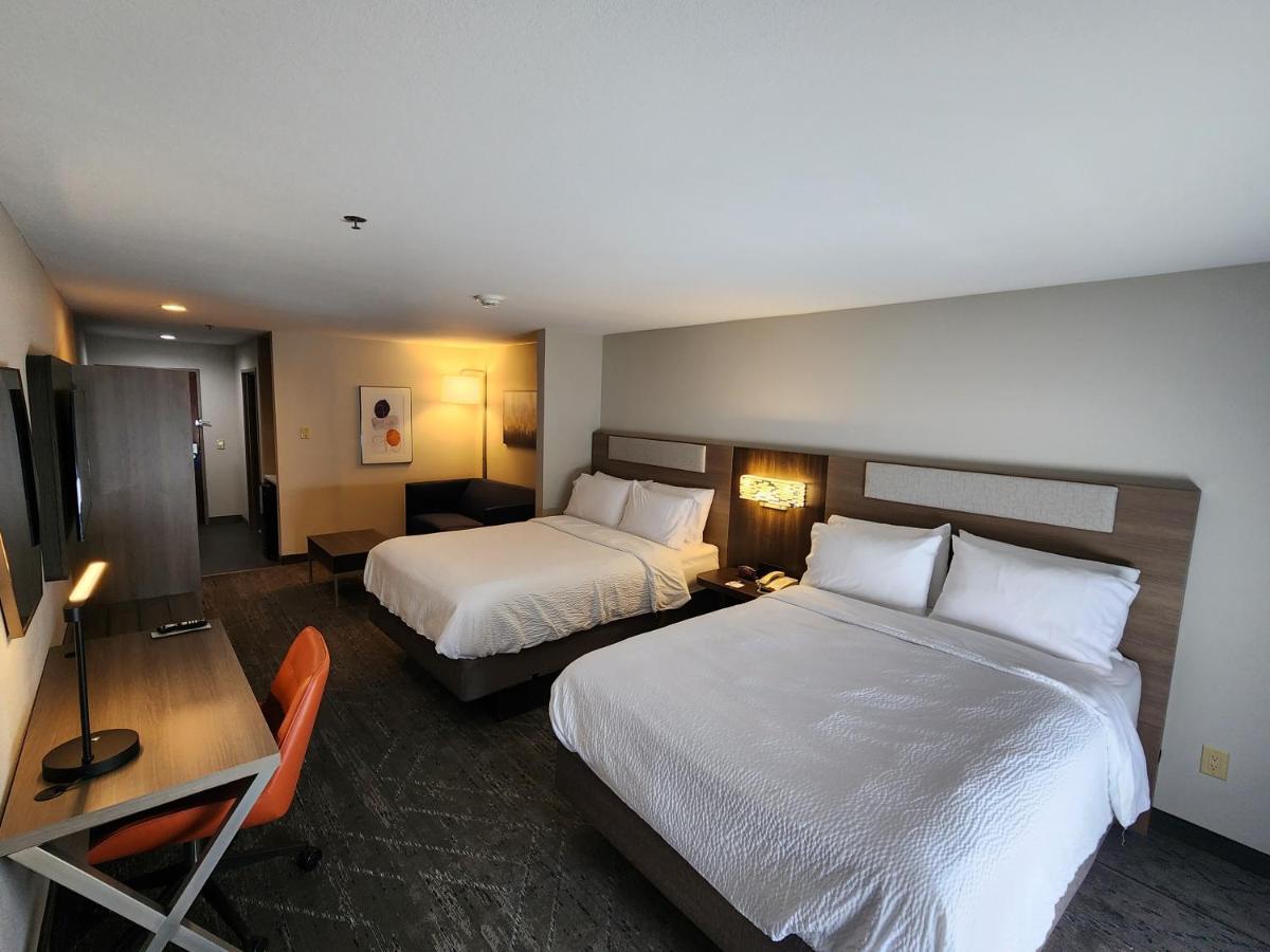 Express & By Ihg 3*