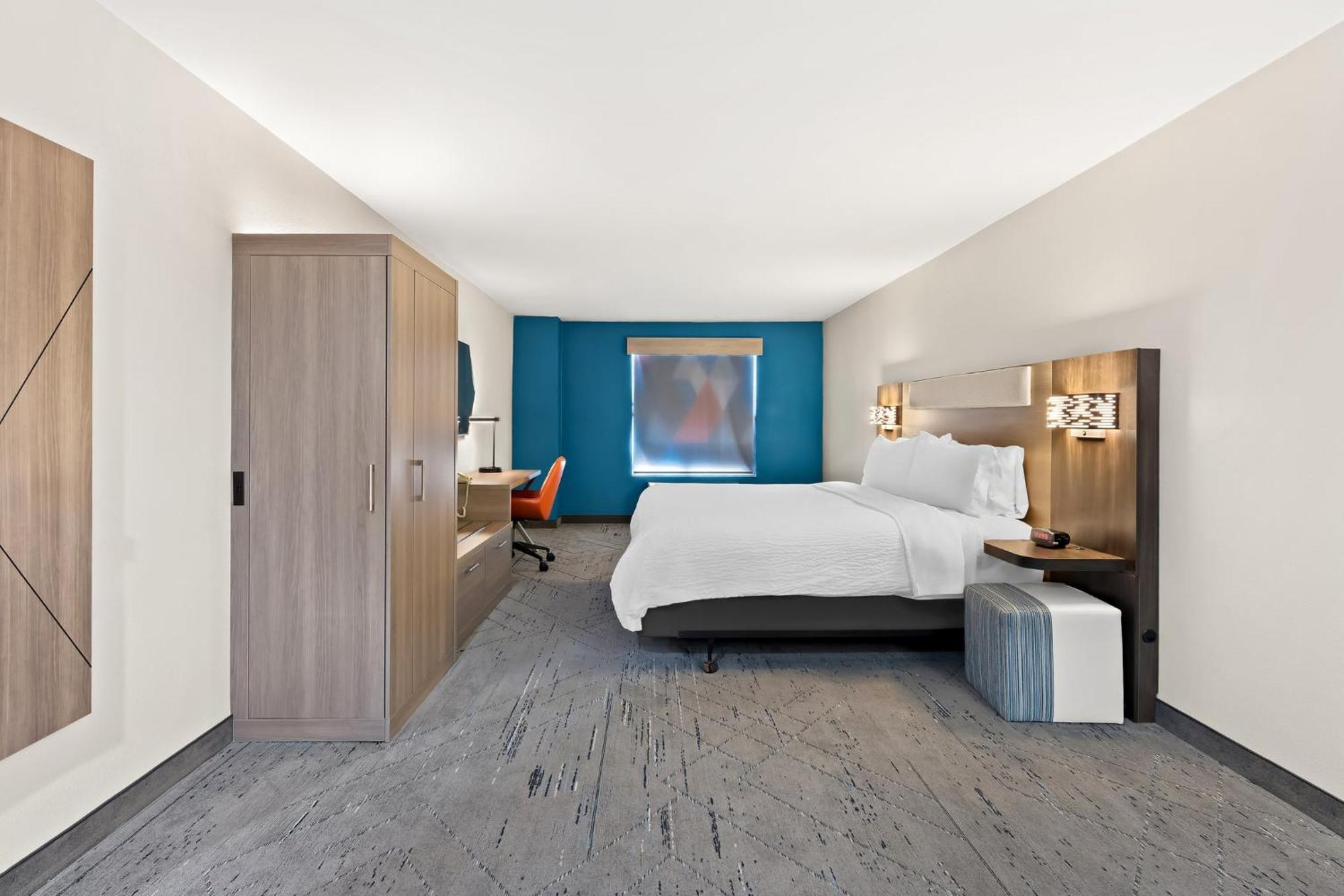 Hotel Express & By Ihg Perry