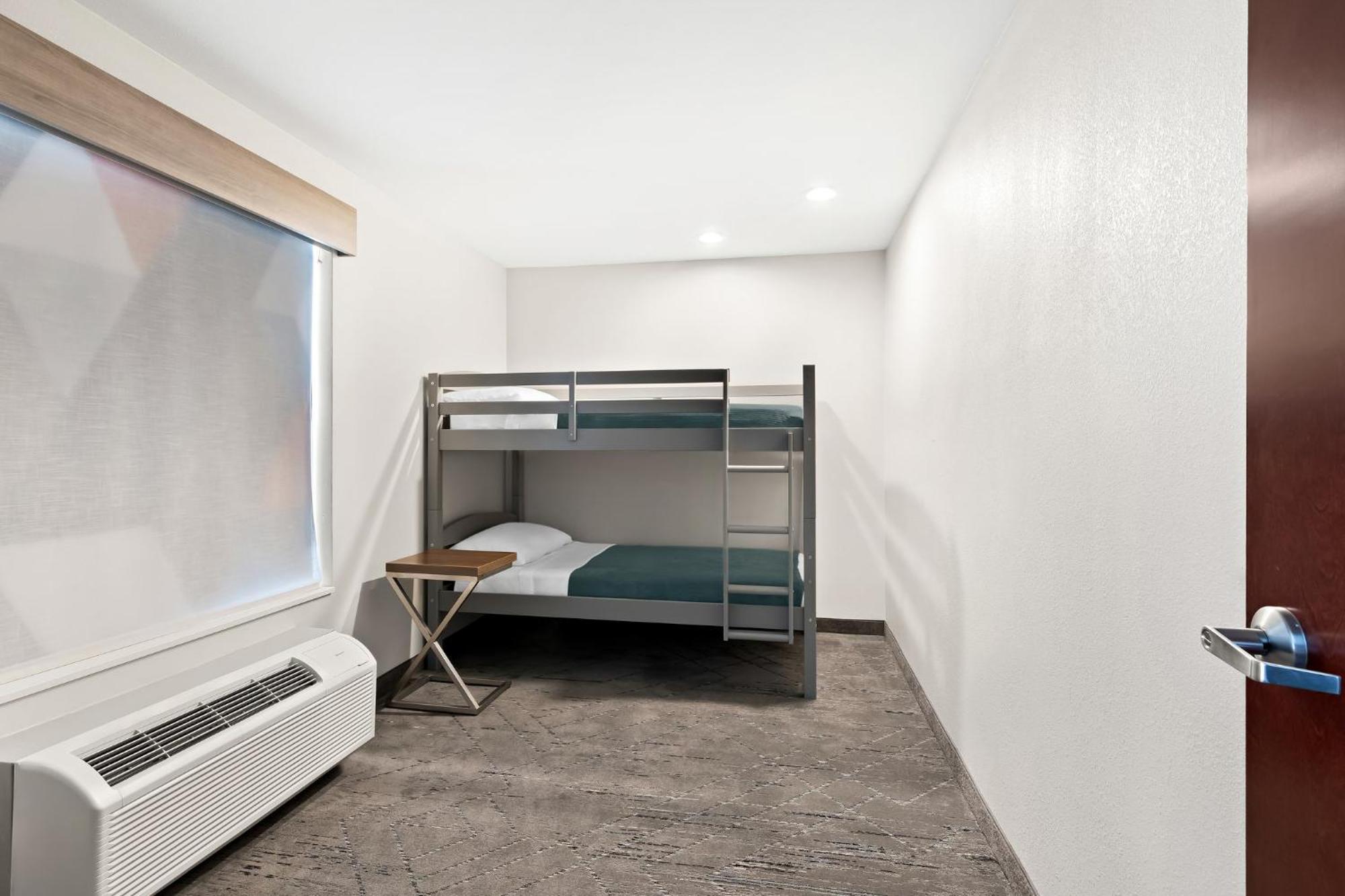 Express & By Ihg Perry