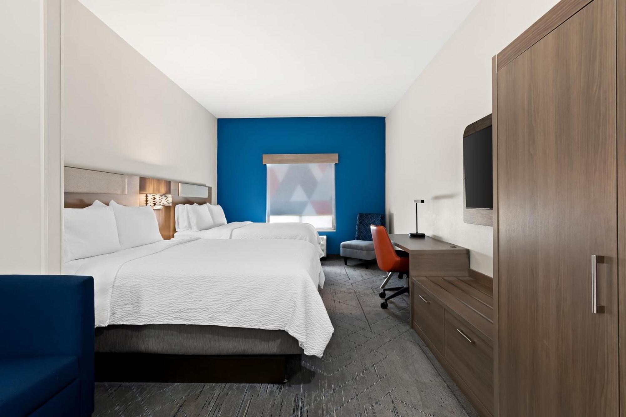 Express & By Ihg Hotel 3*