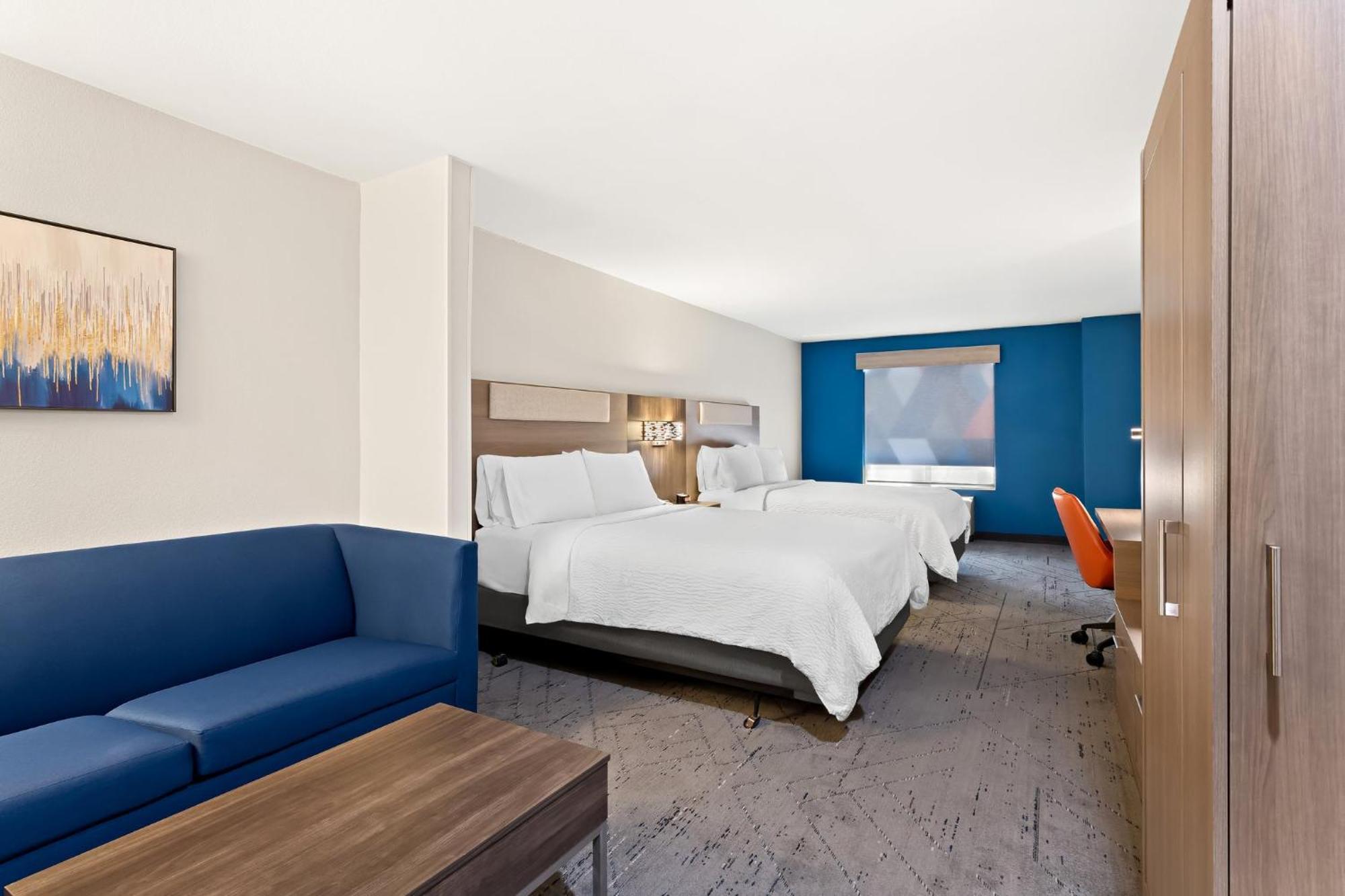Hotel Express & By Ihg 3*