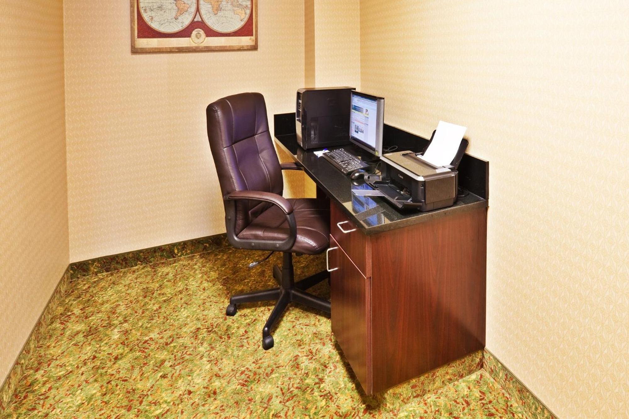Hotel Express & By Ihg 3*
