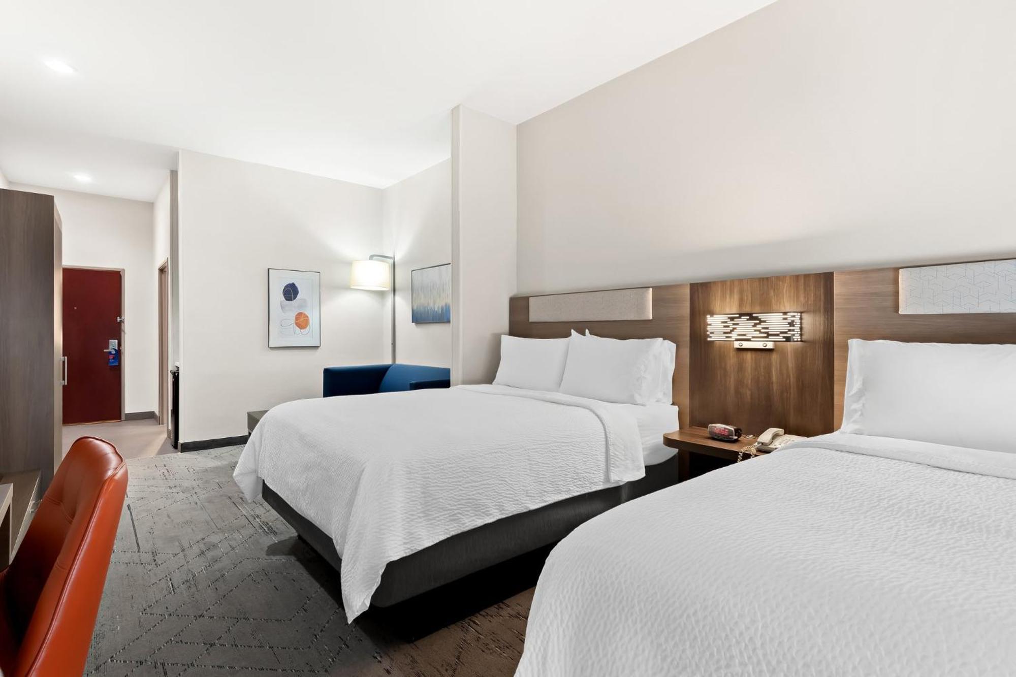 Express & By Ihg Hotel 3*