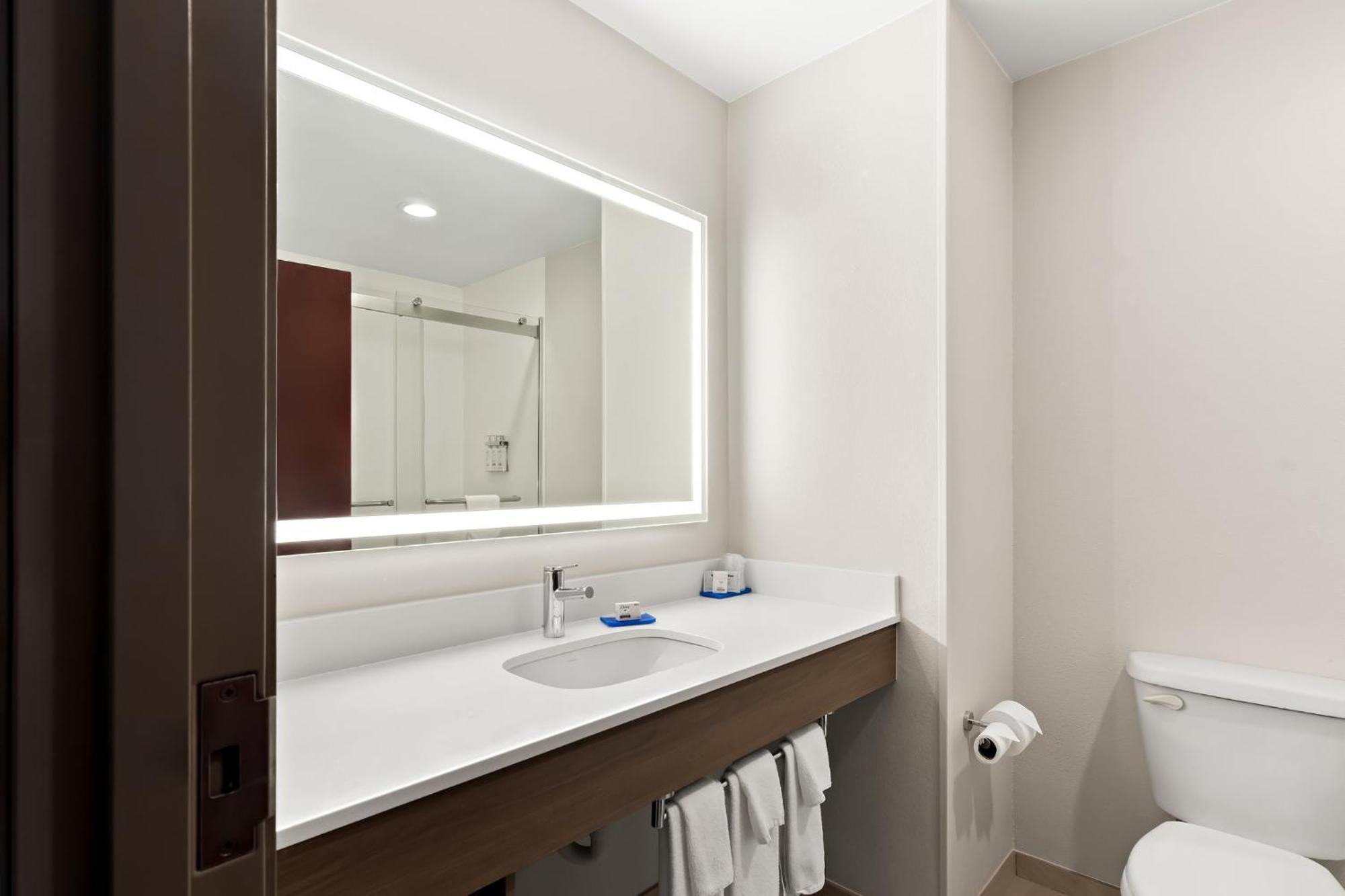 Hotel Express & By Ihg 3*