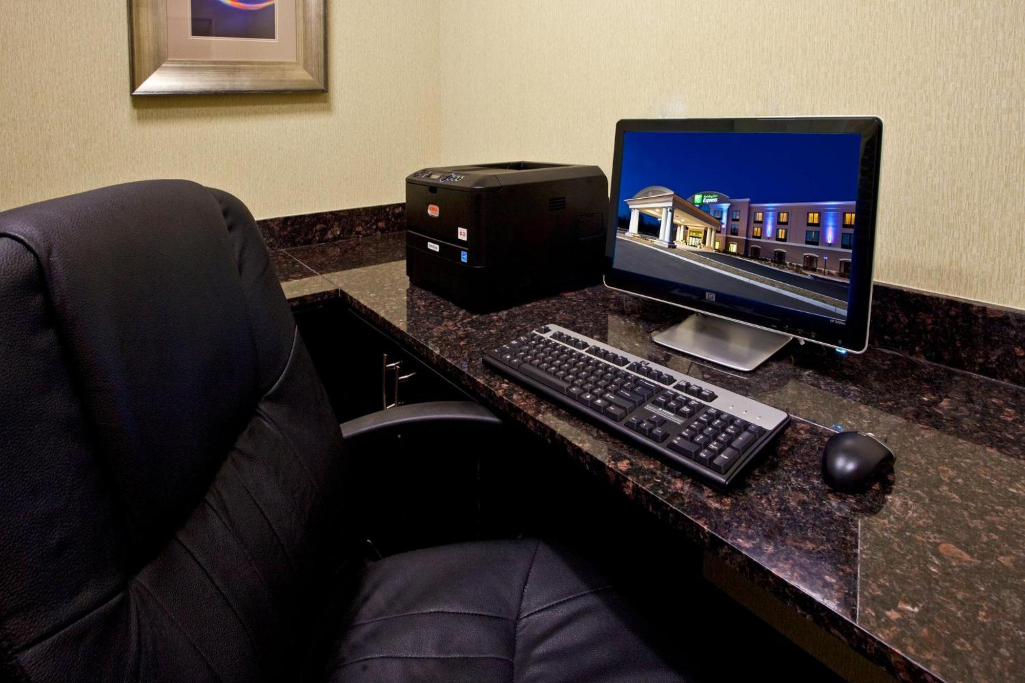 Express & By Ihg Hotel Perry
