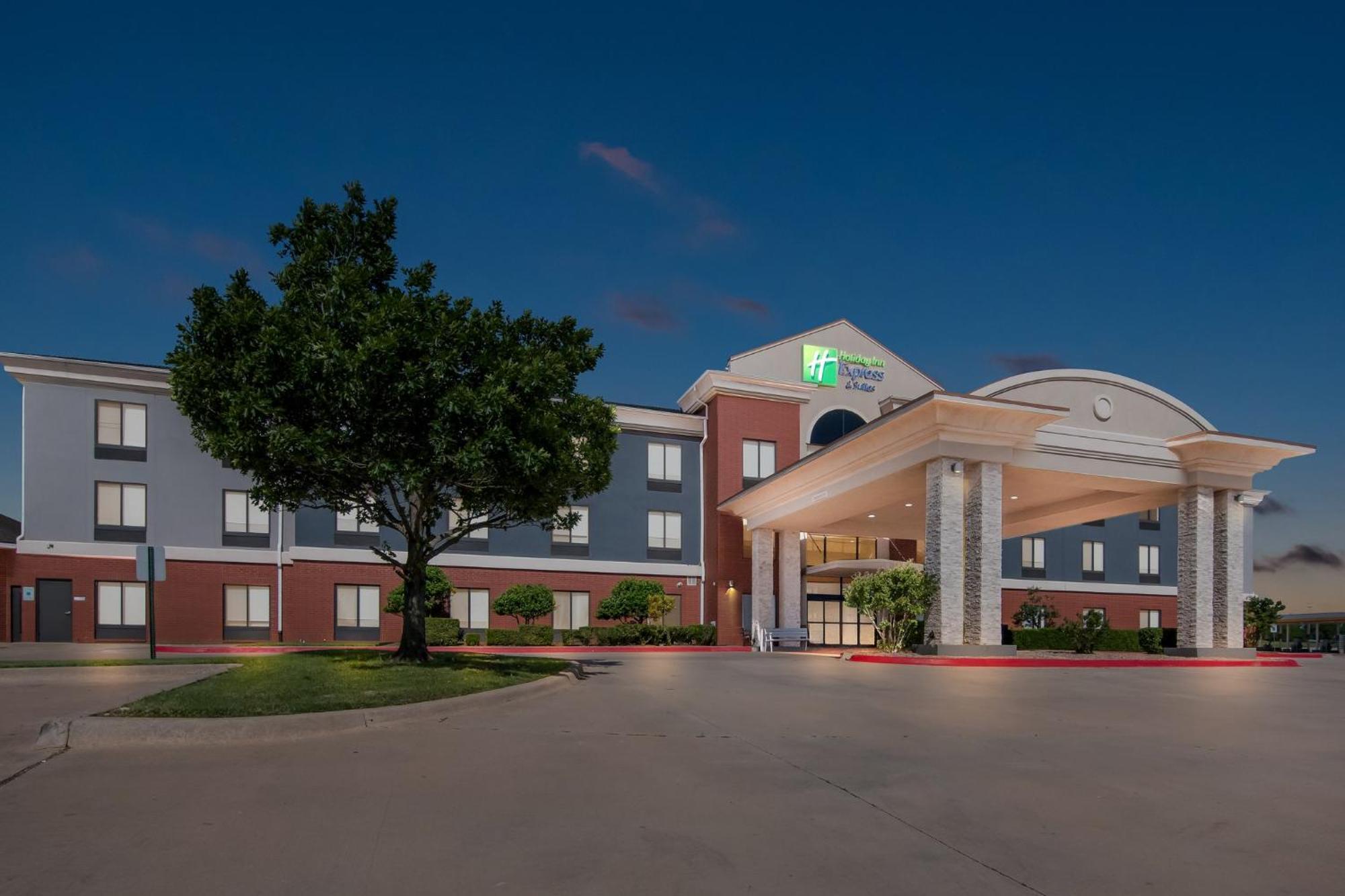 Hotel Express & By Ihg Perry