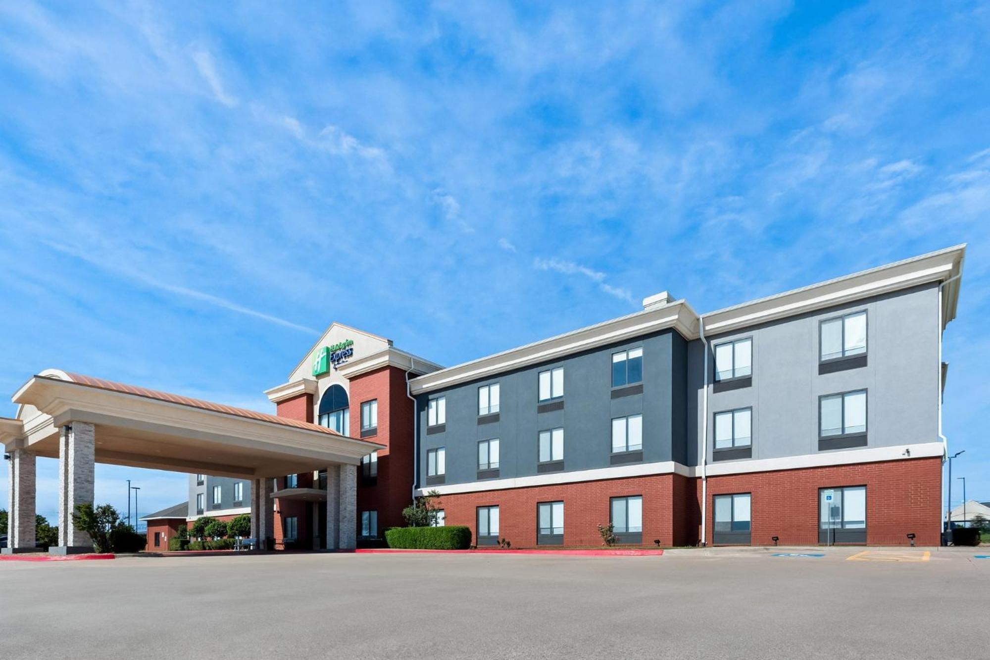 Hotel Express & By Ihg 3*