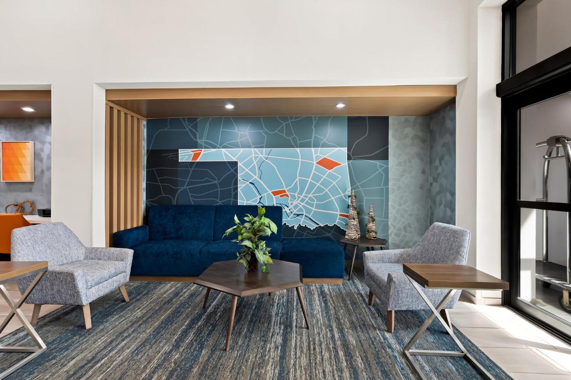 Express & By Ihg Hotel Perry